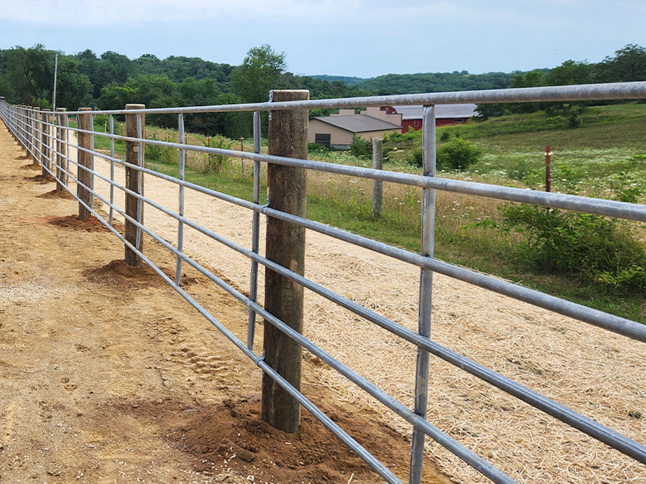continuous paneling fence Tomah Wisconsin